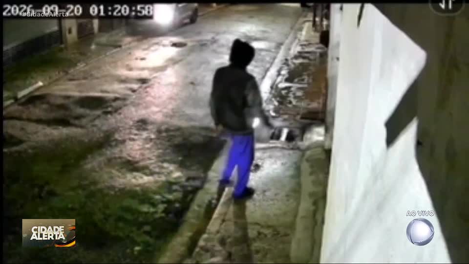 Câmera grava momento em que ex-namorado agride mulher em SP