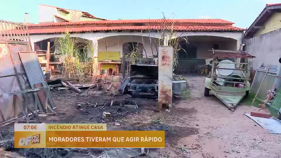 Morador coloca fogo em entulho e chamas atingem casa em Sobradinho (DF)
