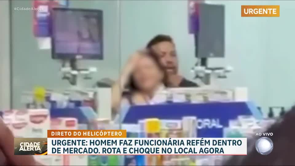 Criminoso armado com faca faz funcionária refém dentro de hipermercado na zona sul de SP