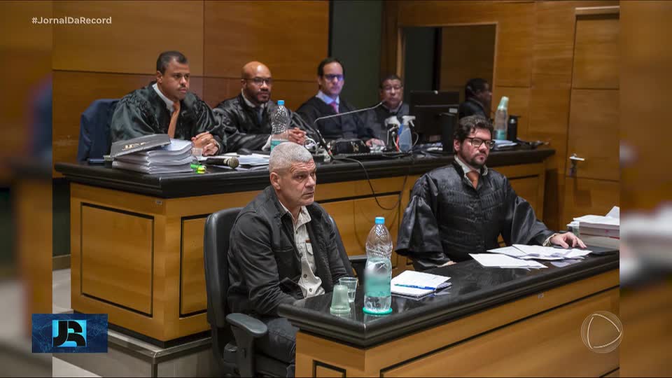 Justiça do RJ condena a 30 anos PM que matou jovens após confundir macaco hidráulico com arma
