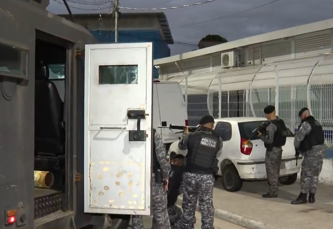 Operação policial na Maré para recuperar carga roubada fecha pistas da linha Amarela