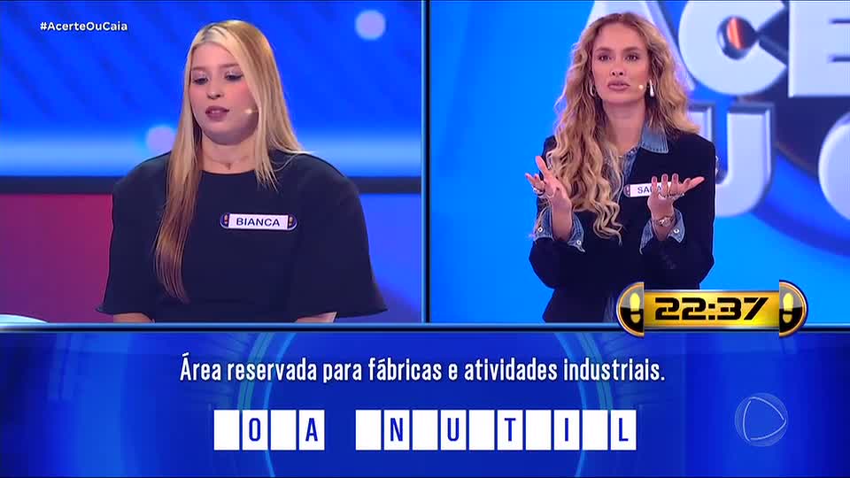 Bianca Alencar entrega grande performance no palco do Acerte ou Caia! antes de ir para o buraco