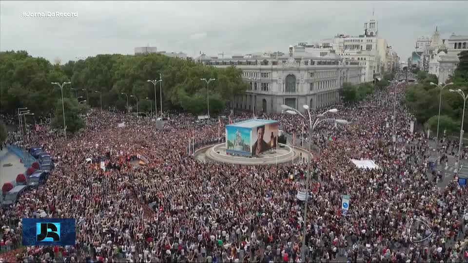 Milhares de espanhóis vão às ruas protestar contra os altos preços dos aluguéis