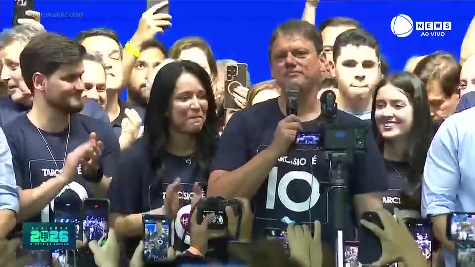 Tarcísio agradece à família e a prefeitos do estado no discurso da vitória em São Paulo
