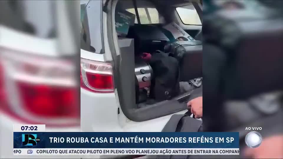 Três homens roubam casa e mantém moradores reféns em Cotia (SP)