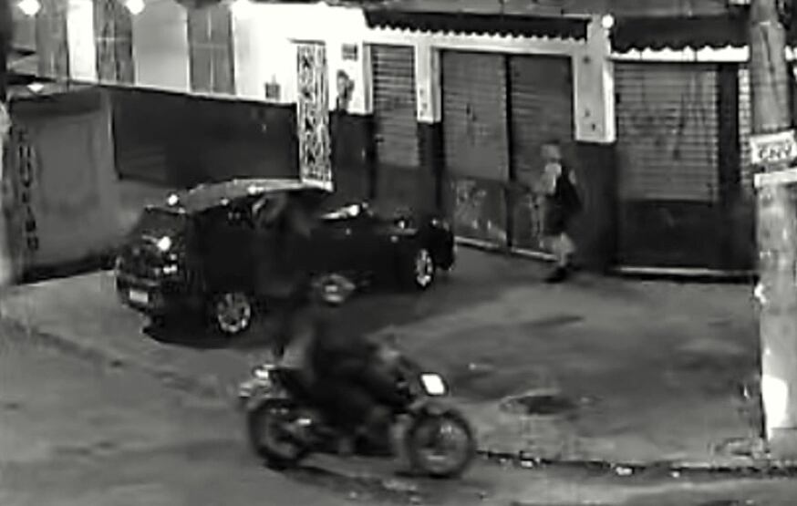 VÍDEO: ladrão atira e persegue homem que escapou de tentativa de assalto no Rio