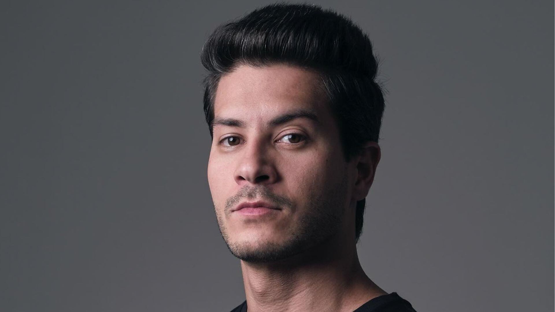 Nem as baratas escaparam: Arthur Aguiar explica saída de imóvel e dívidas