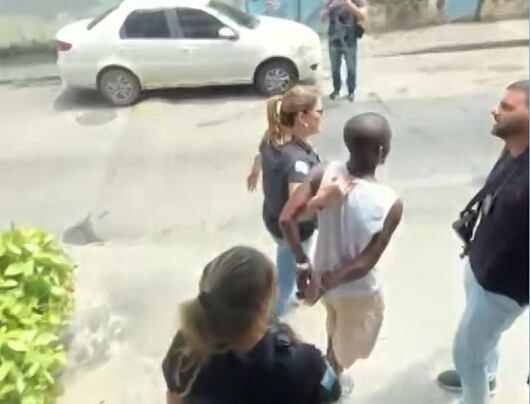 Polícia prende suspeito de abusar de criança de 4 anos em ONG no Complexo do Lins, no Rio