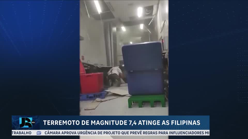 Terremoto de magnitude 7,4 atinge as Filipinas