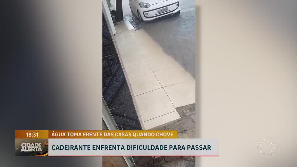Asfalto desnivelado após recapeamento provoca alagamentos em casas de Ceilândia (DF)