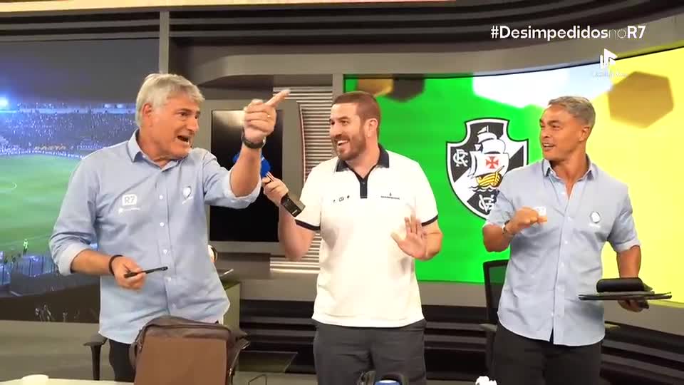 Cléber Machado 'expõe' Dodô, Noriega e Sálvio: 'Vocês veem isso aqui...'