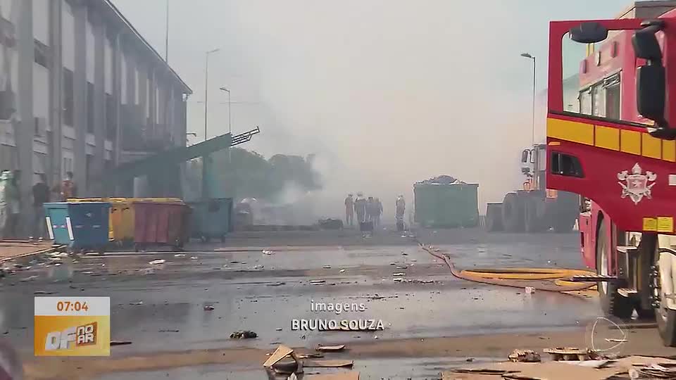 Incêndio destrói parte de galpão de cooperativa de reciclagem no DF