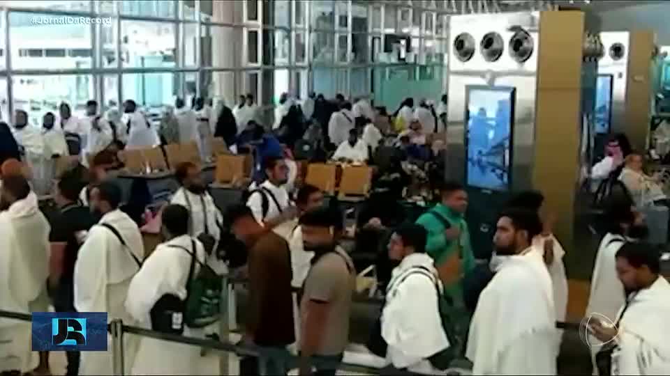 Aeroporto de Riad fecha após ataques dos houthis, que deixam 13 mortos e mais de 300 feridos