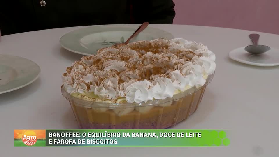 Receita de Banoffee: equilíbrio da banana, doce de leite e farofa de biscoitos