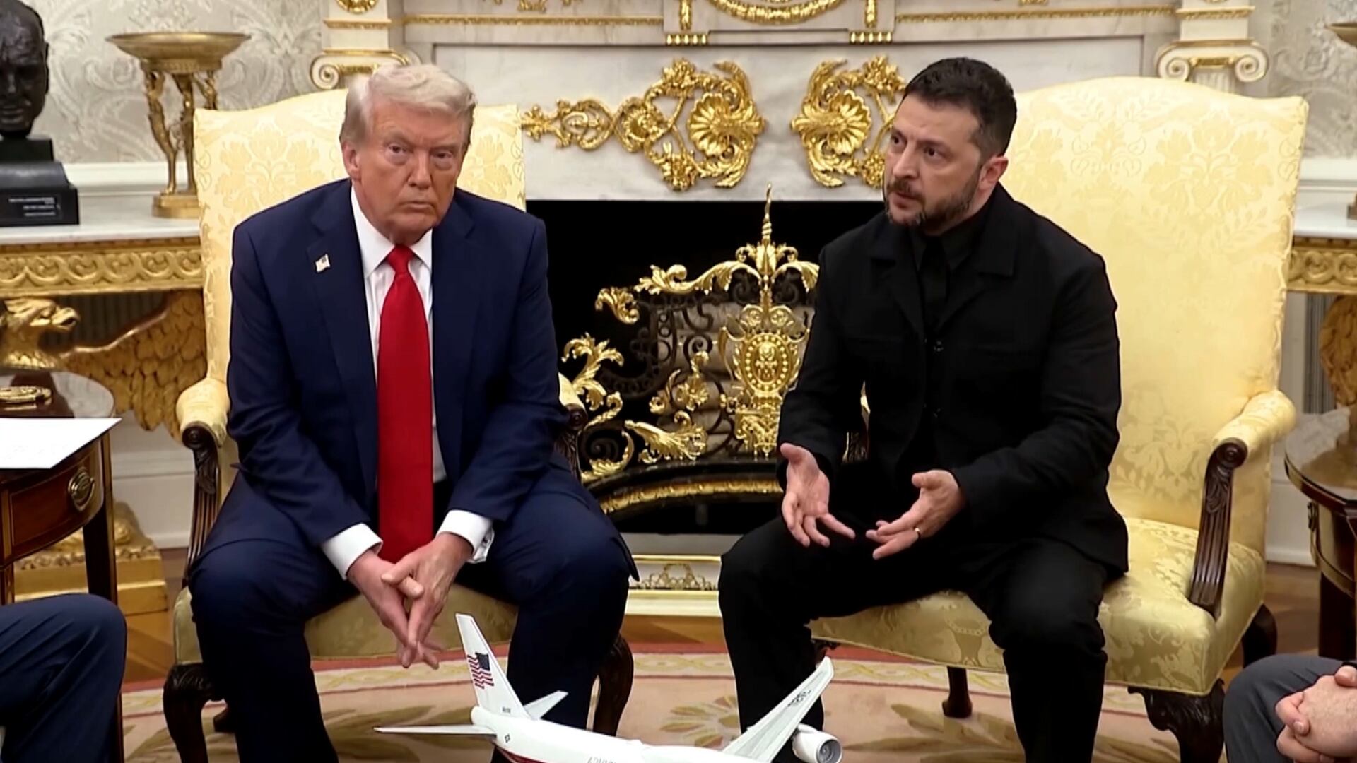 Donald Trump pede que Volodymyr Zelensky seja substituído