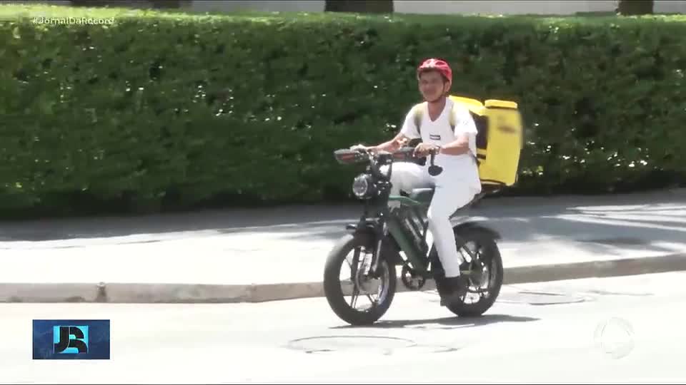 Prefeitura de SP começa a fiscalizar bicicletas e patinetes elétricos