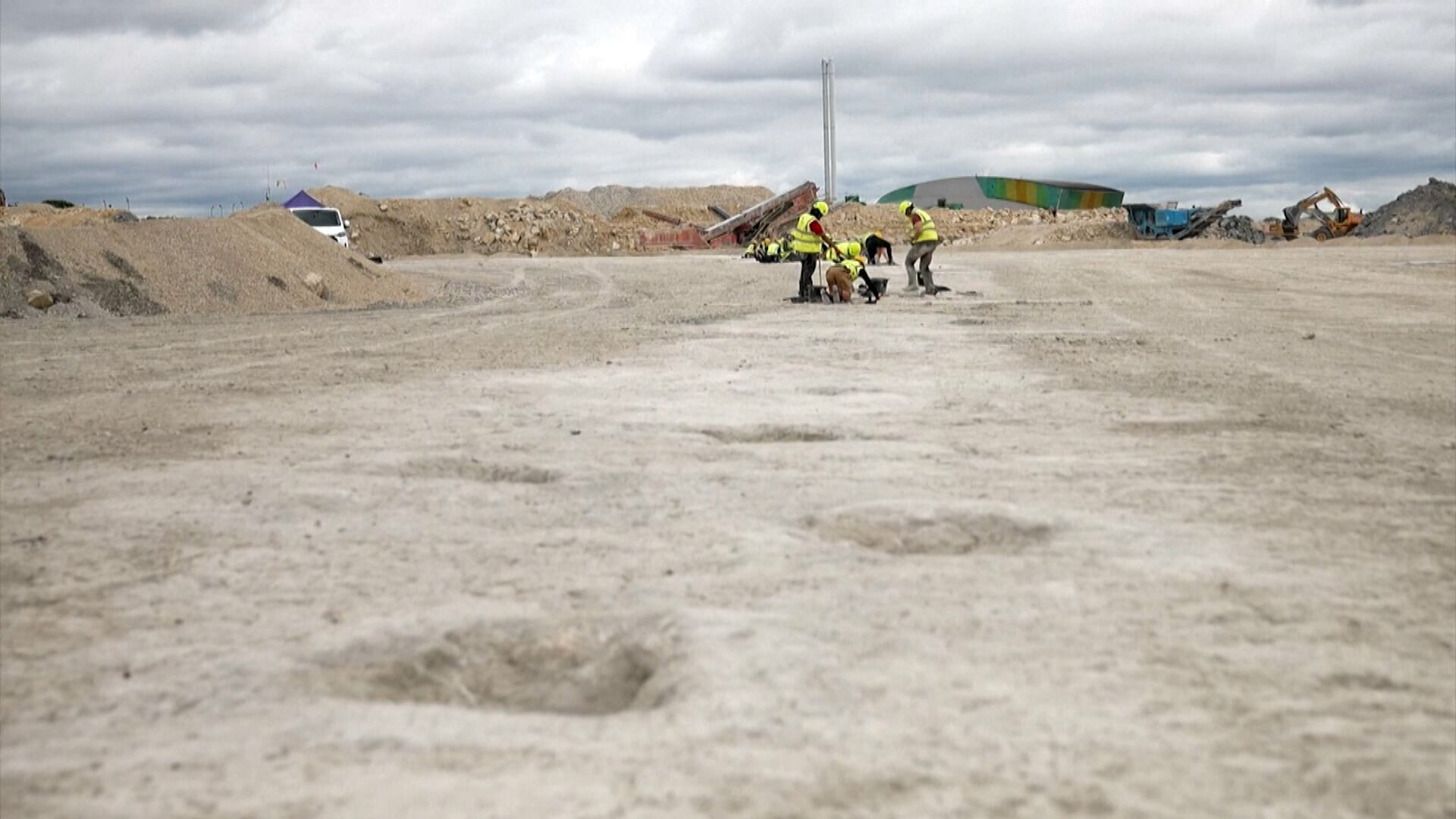 Pesquisadores encontram 'novas' pegadas de dinossauros