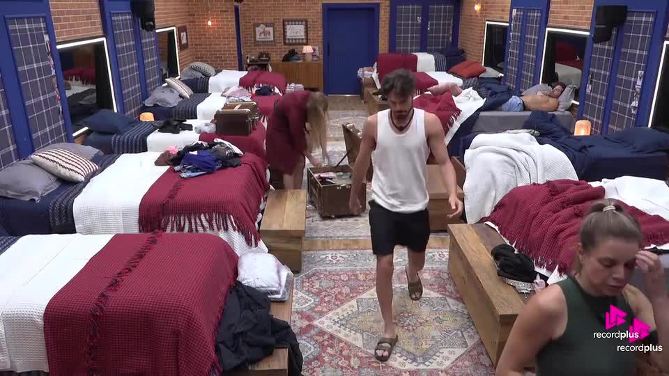 Imagem relacionada a Christina Rocha recebe Dezza Tornelli na Cabine de Descompressão desta quinta (15)
