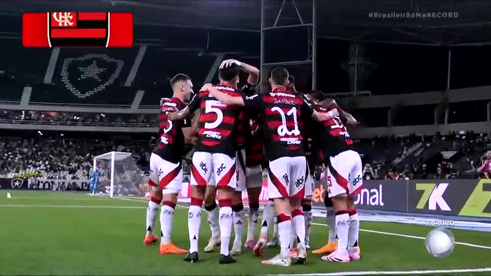 Gol do Flamengo! Em seu primeiro toque na bola, Plata decreta goleada sobre o Botafogo