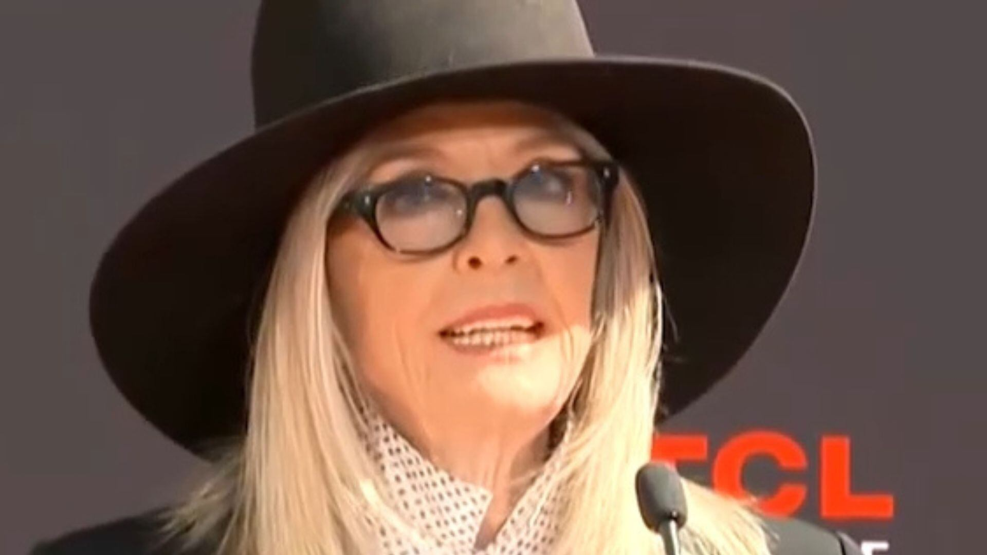 Família de Diane Keaton revela que atriz morreu devido a uma pneumonia