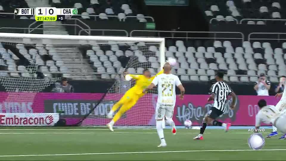 Sempre ele! Anderson faz mais duas belas defesas e salva Chapecoense de goleada