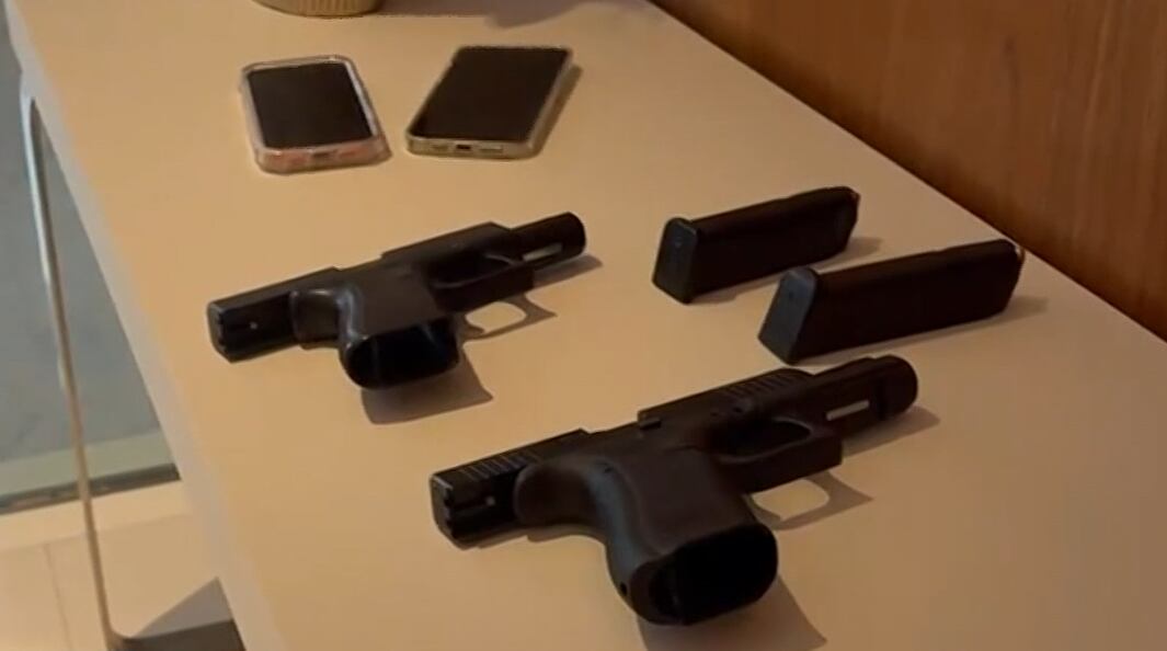 PF apreende armas e munições durante operação que prendeu mãe e irmão do Oruam