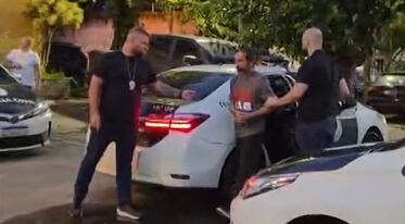 Homem é preso suspeito de distribuir substâncias emagrecedoras sem registro da Anvisa, no Rio