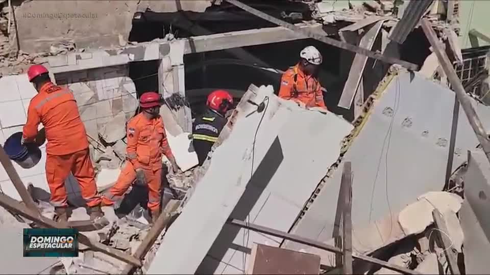 Desabamento em Olinda deixa dois mortos e dez feridos