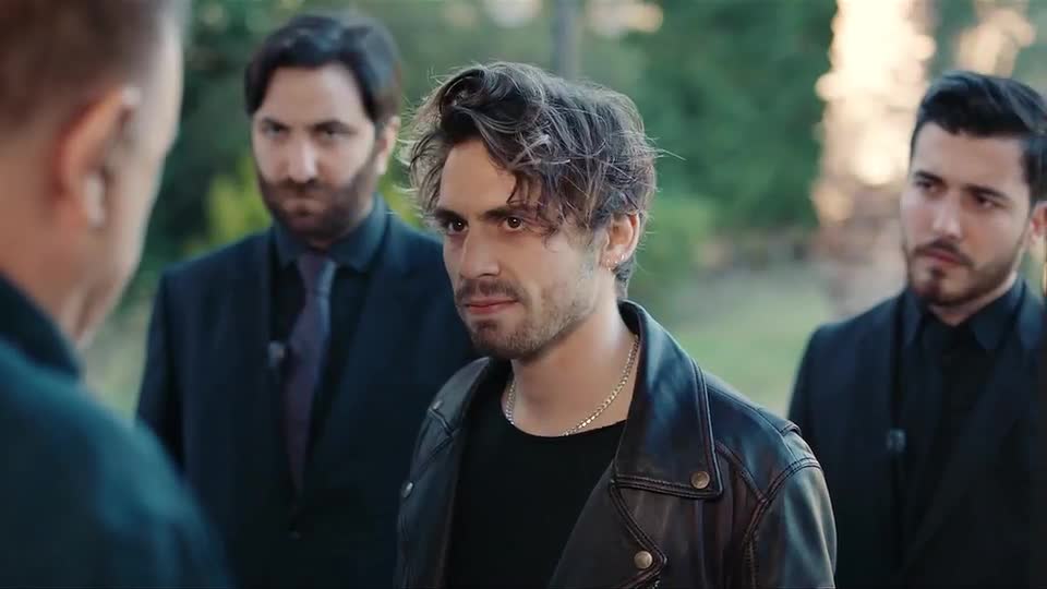 Haluk está perto de fazer uma descoberta sobre o passado | Iludida