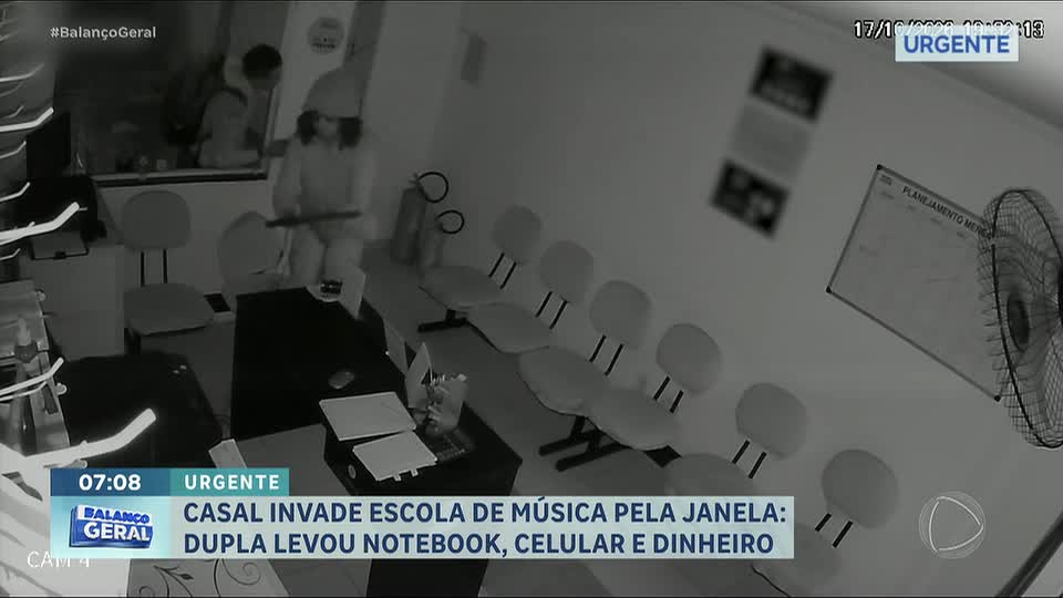 Casal invade escola de música na zona leste de SP e realiza furto em menos de dois minutos