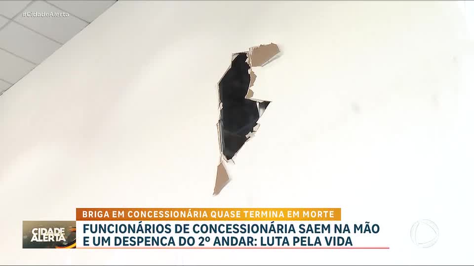 SP: homem é empurrado, atravessa parede de 'drywall' e cai do segundo andar no trabalho