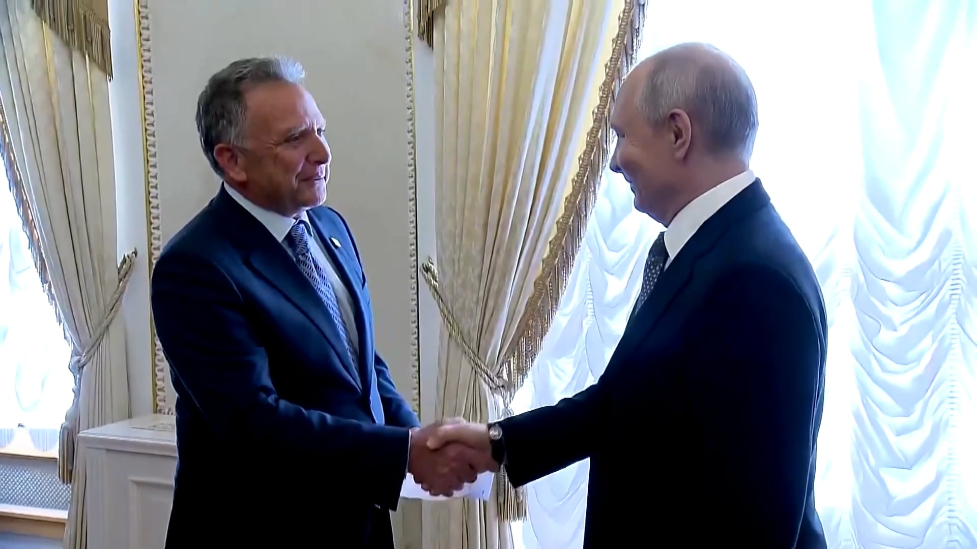 Enviado dos EUA pede que Putin considere retomar negociações