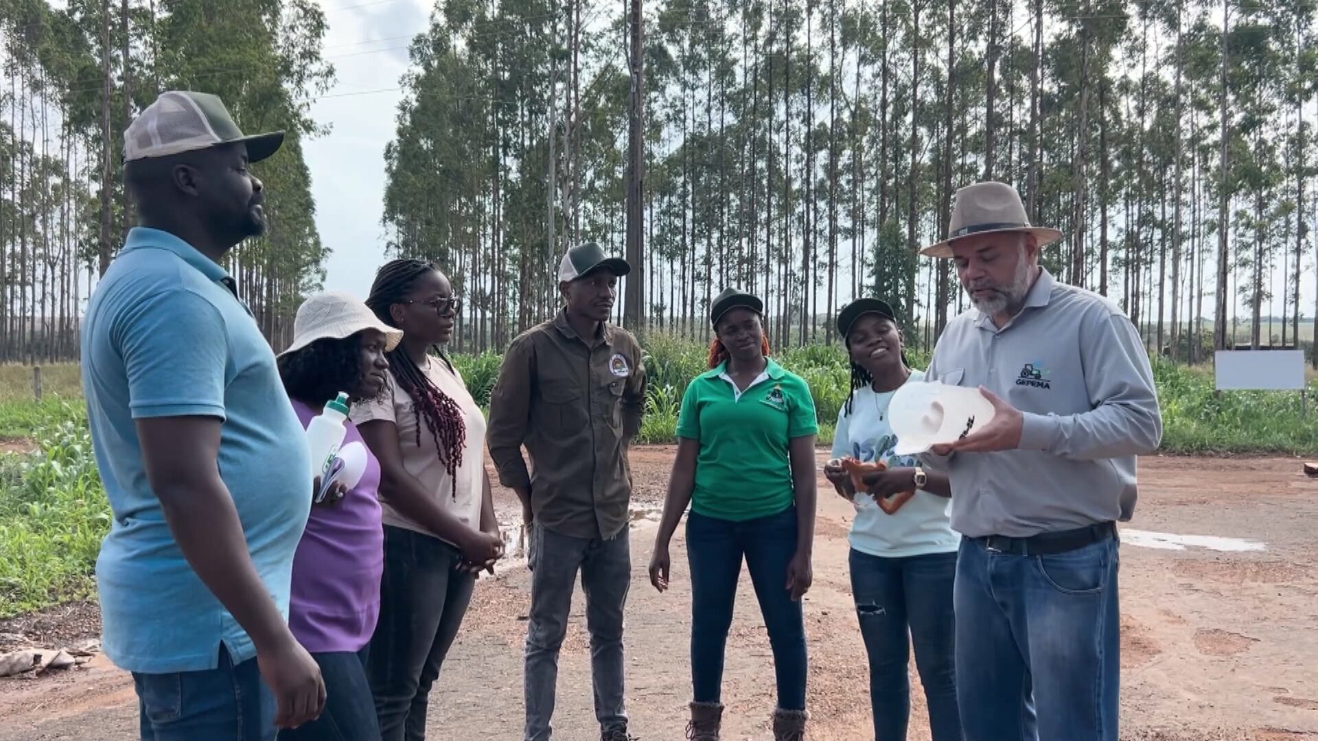Profissionais de Moçambique aprendem técnicas voltadas ao agro