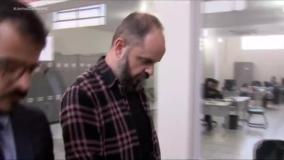 Médico é preso após denúncias de abuso e importunação sexual durante consultas no interior de SP