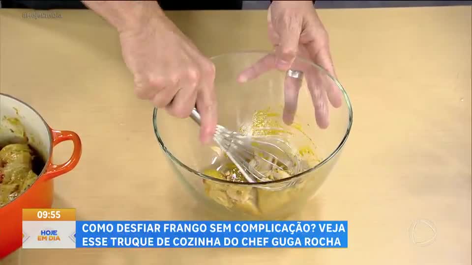 Truques de Cozinha: Aprenda a desfiar o frango sem complicação