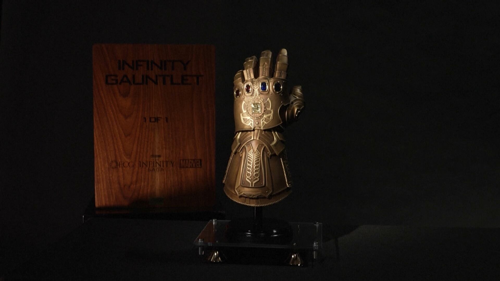 Manopla do Infinito usada por 'Thanos' vai a leilão