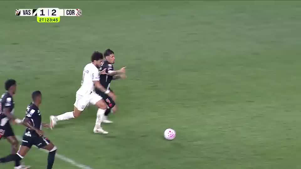 Yuri Alberto deixa Thiago Mendes na saudade e quase faz gol de placa contra o Vasco