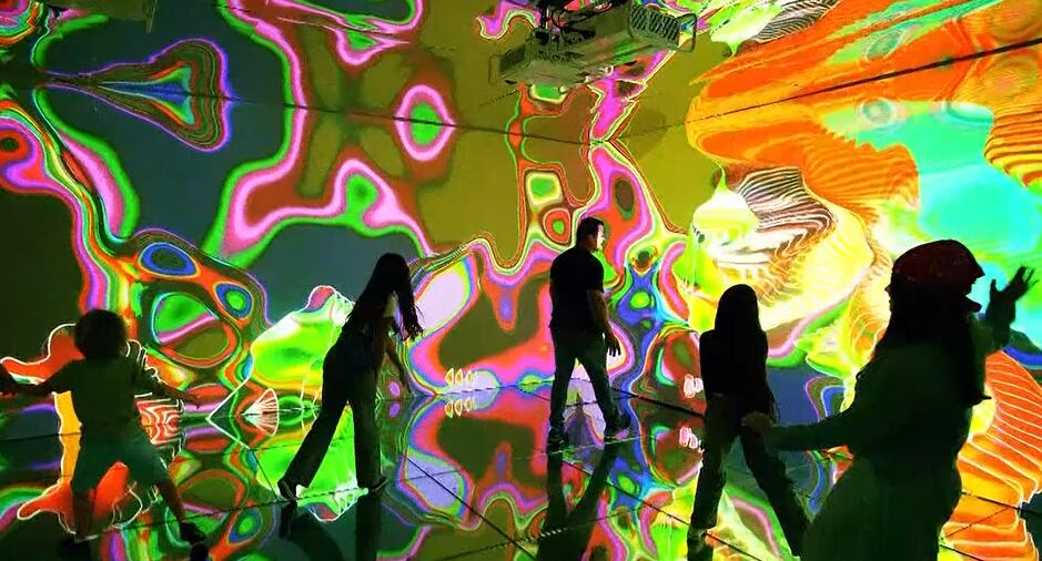 Exposição imersiva mistura arte, tecnologia e diversão para atrair crianças e adultos no Rio
