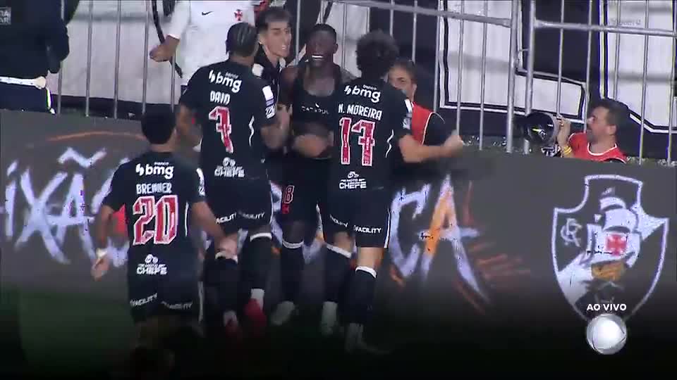Gol do Vasco! Marino decreta virada relâmpago sobre o Corinthians