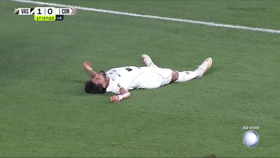 Yuri Alberto chuta muito mal e desperdiça chance de empate do Corinthians