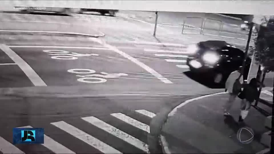 Cabo da Polícia Militar morre após atropelar idoso em avenida de SP