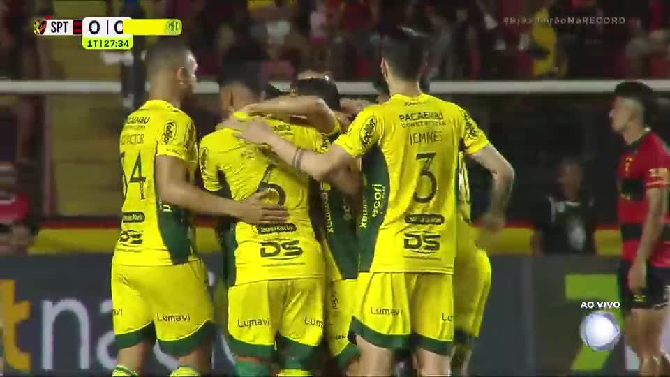 Gol do Mirassol! Negueba faz jogada individual e aproveita desvio na zaga para abrir para o Mirassol