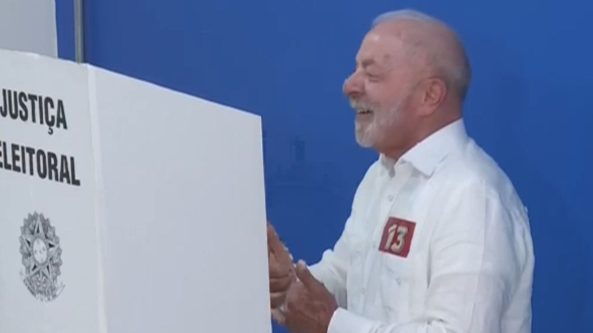 Lula vota em São Bernardo do Campo (SP) acompanhado de Janja e Alckmin