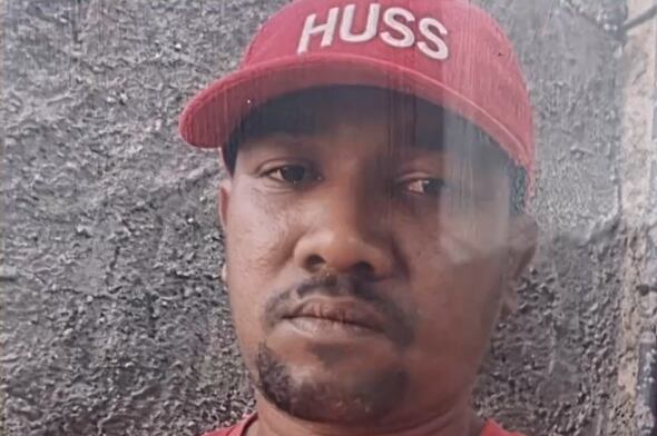 Moradores do morro do Tuiuti protestam após prisão de homem por suspeita de tráfico no Rio