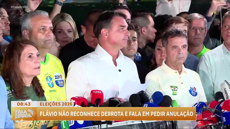 'Não vou desistir do meu Brasil', diz Flávio Bolsonaro após não reconhecer vitória de Lula