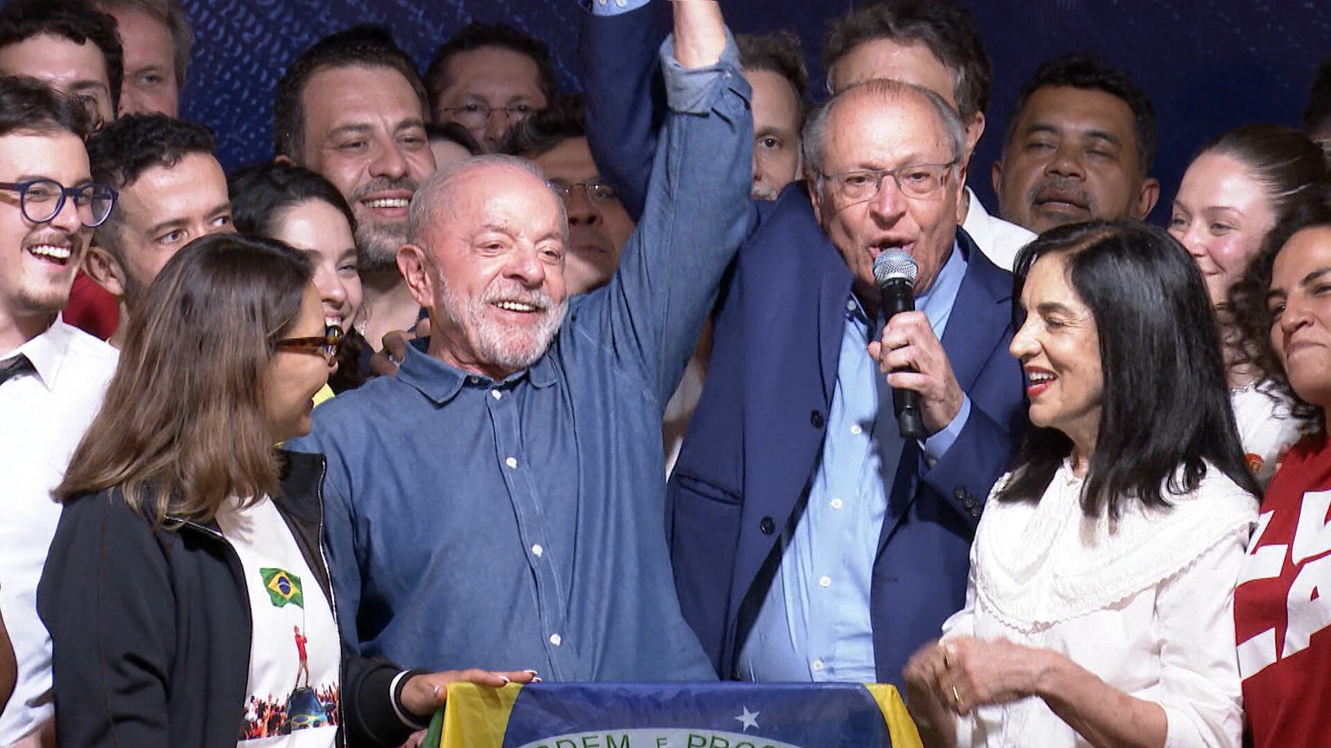 Lula cita investimento em IA brasileira e indústria tecnológica