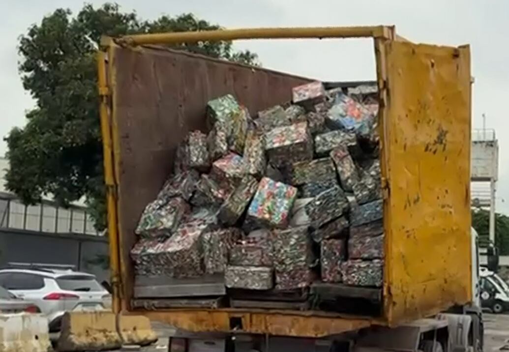 Operação apreende 2 toneladas de cabos furtados e 350 kg de munições no RJ