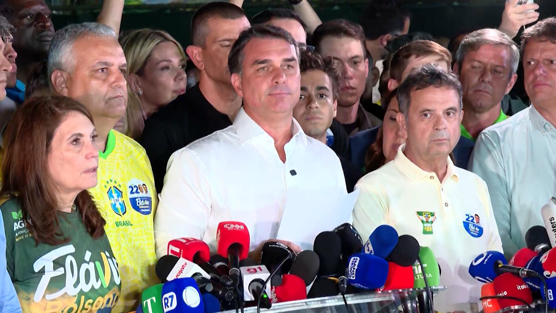 Equipe de campanha confirma que Flávio Bolsonaro chegou aos EUA