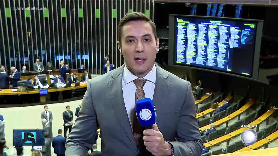 Câmara aprova projeto que proíbe cobrança de taxa de embarque de bagagens de mãos em voos nacionais