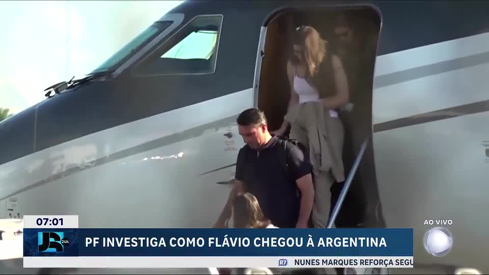 Polícia Federal investiga como Flávio Bolsonaro deixou Brasil sem passar pelo controle migratório